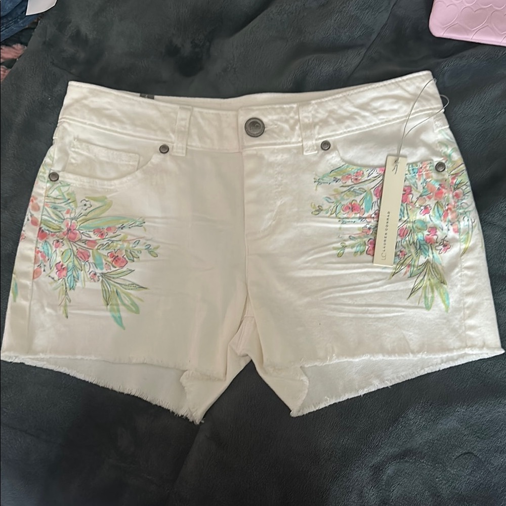 LC Lauren Conrad Floral frayed edge Jean Shorts size 4 nwt